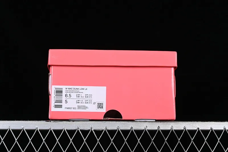 All categories Nk SB Dunk series Nk SB Dunk Low low-top sneakers C version Nk Dunk Low "Barbie" Barbie SB low-top sports and leisure sneakers FN8927-621